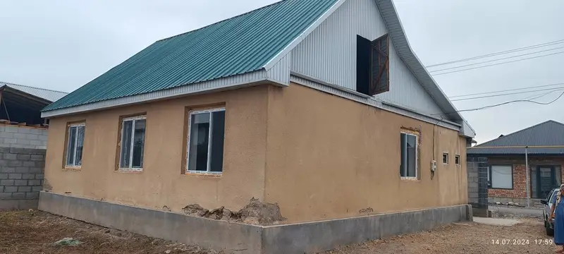 Просторный двухэтажный дом с мансардой в классическом стиле. — фото 4