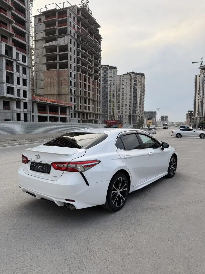 Сдаю Toyota Camry, Почасово, Без водителя — фото 5