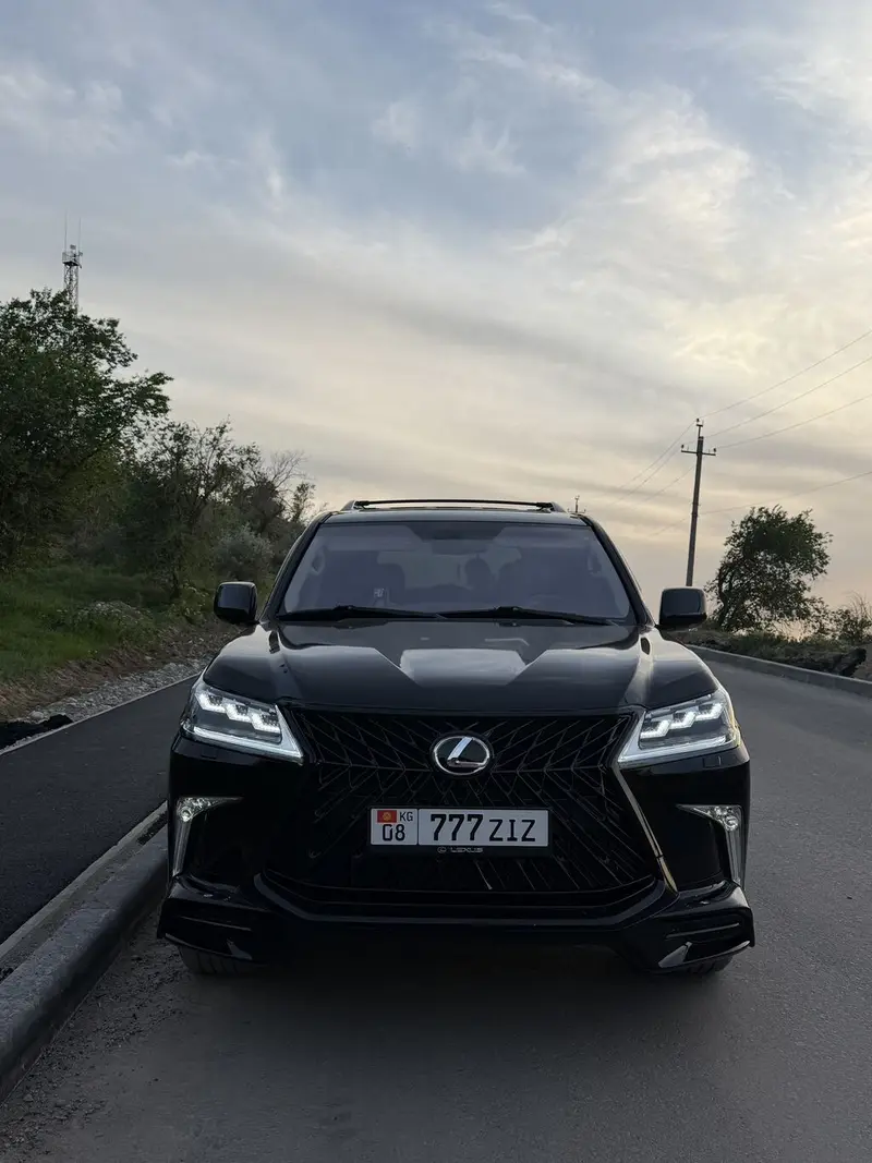 Сдаю Lexus LX, Посуточно, Без водителя — фото 4