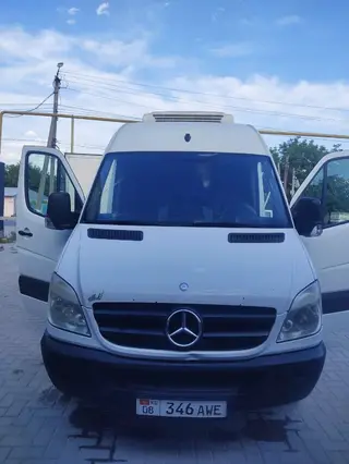 Сейчас на кыргызских намерах Рефрижераторный фургон Mercedes-Benz