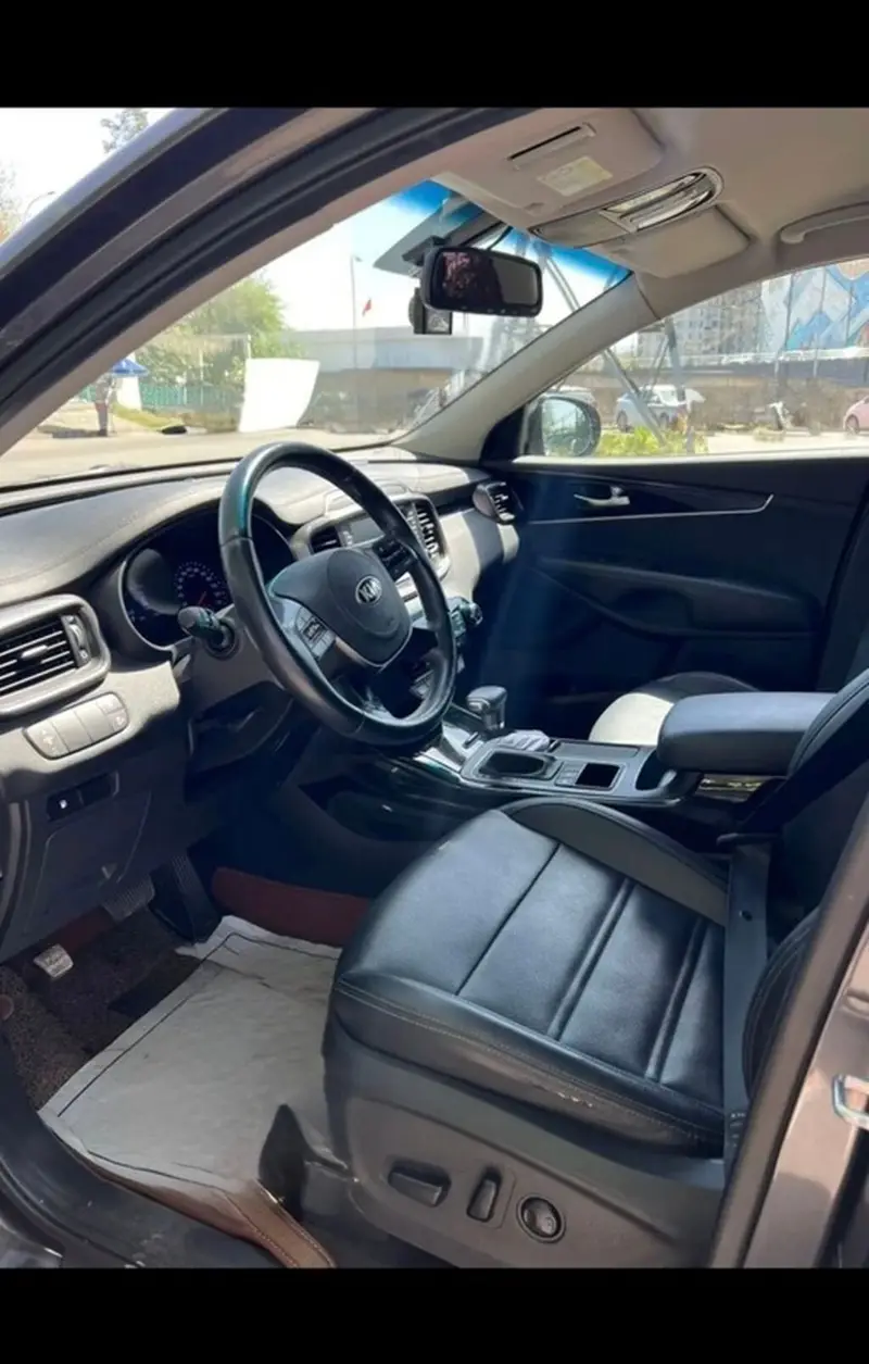 Сдаю Kia Sorento, Посуточно, Без водителя — фото 6