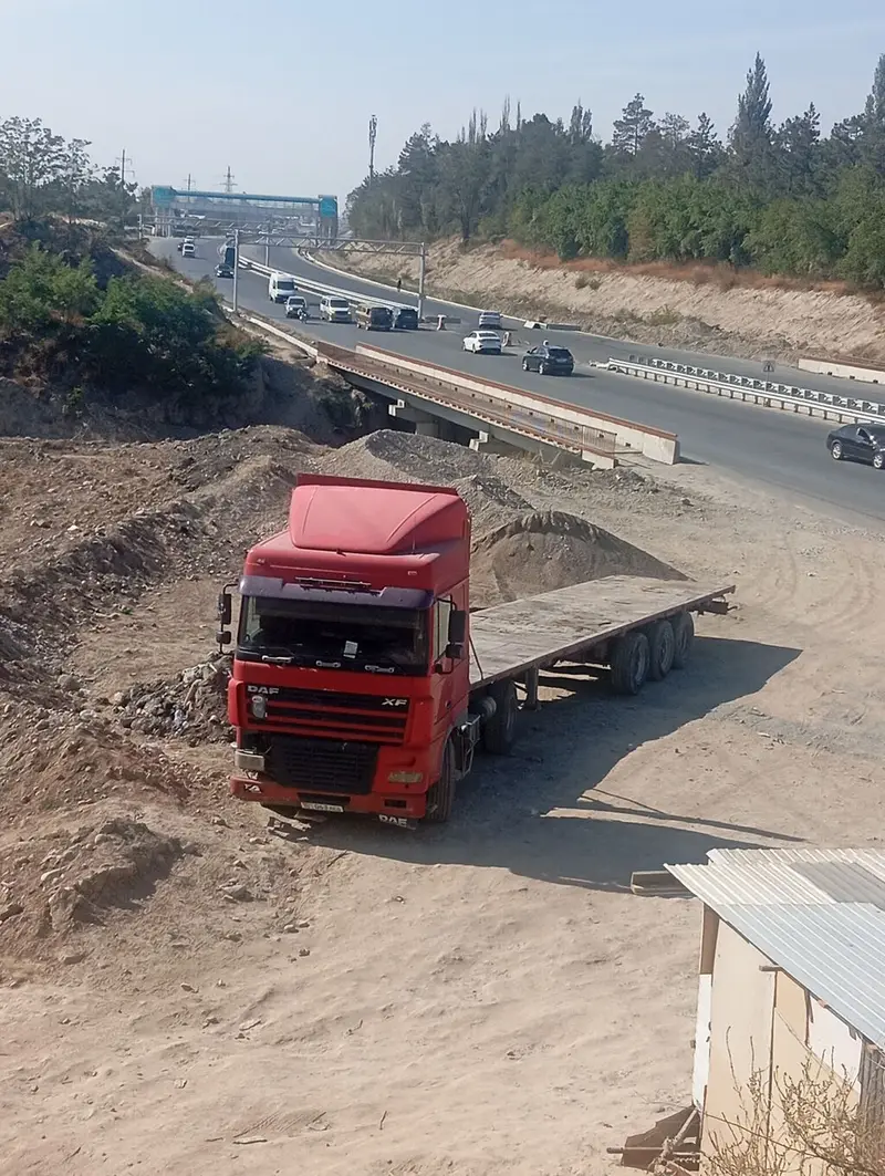 Аренда/услуги грузоперевозок — тягач DAF XF с низкой бортовой — фото 3