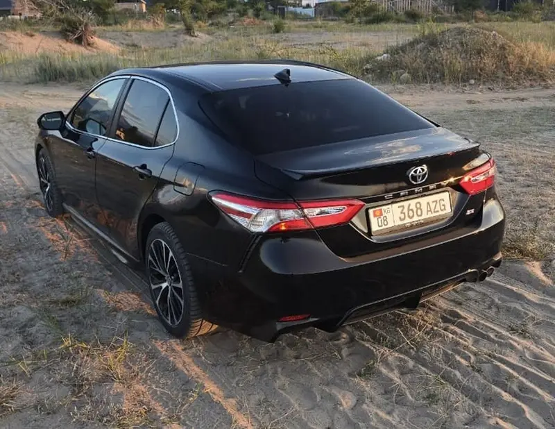 Сдаю Toyota Camry, Посуточно, Без водителя — фото 4