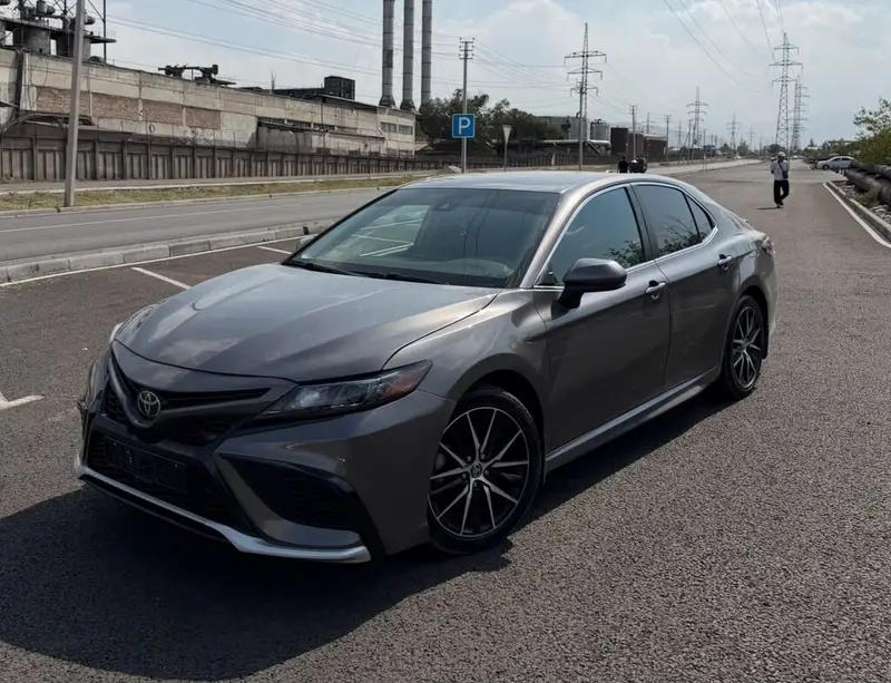Сдаю Toyota Camry, Почасово, Без водителя — фото 2