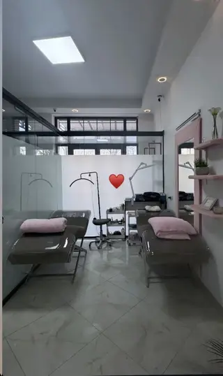 ✨ Сдаётся кушетка в уютной студии ✨ 📍 Район: Аалы Токомбаева, 9г
