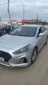 Hyundai Sonata, серебристый