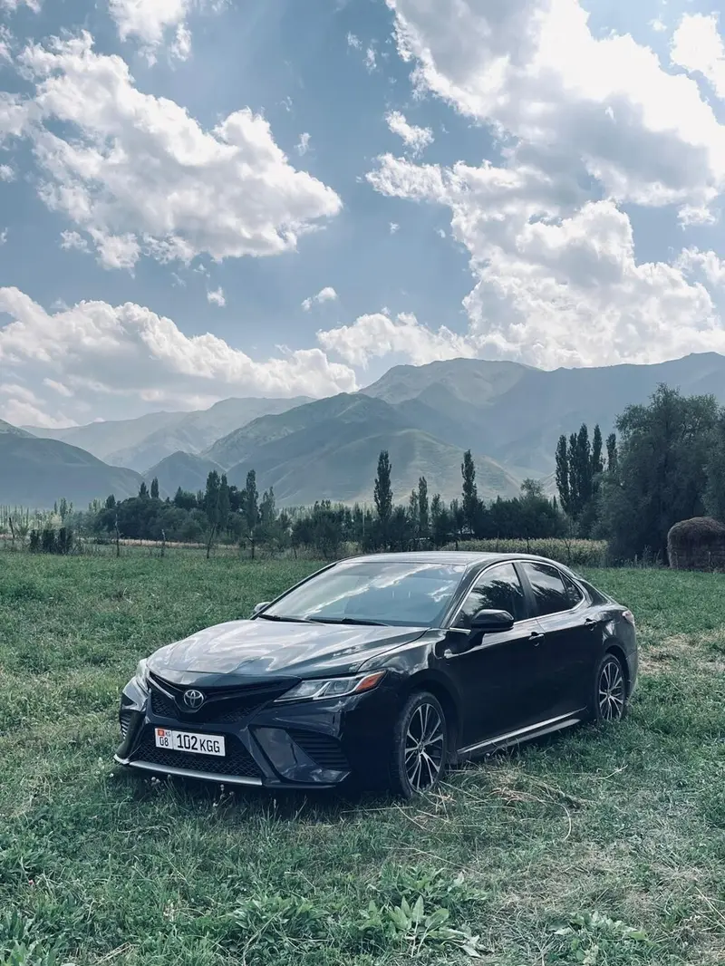 Сдаю Toyota Camry, Посуточно, Без водителя — фото 3