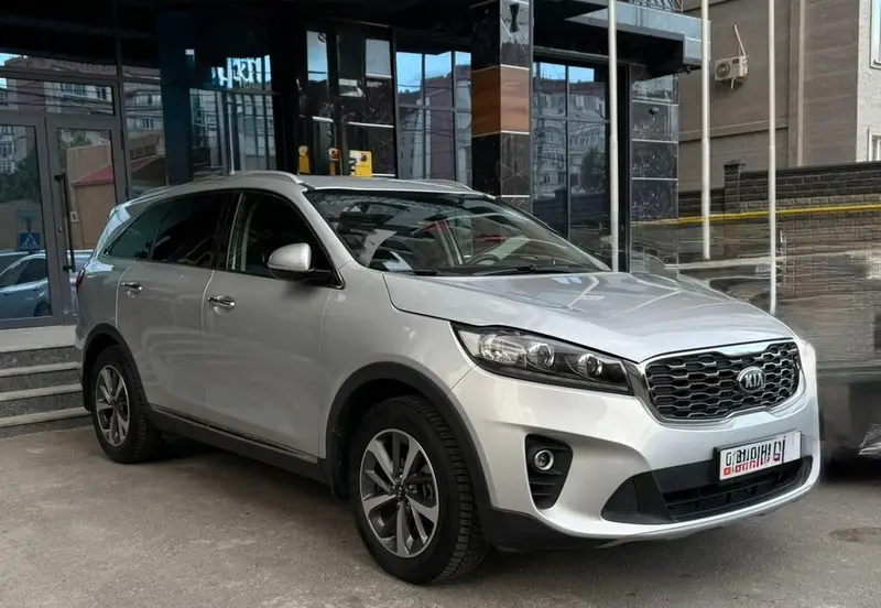 Сдаю Kia Sorento, Посуточно, Без водителя — фото 2