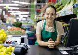 Сотрудники в продуктовый маркет