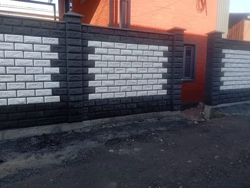 Услуги по строительству заборов из декоративного бетонного блока — фото 2