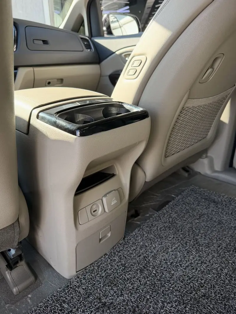 Сдаю Kia Carnival, Посуточно, Без водителя — фото 5