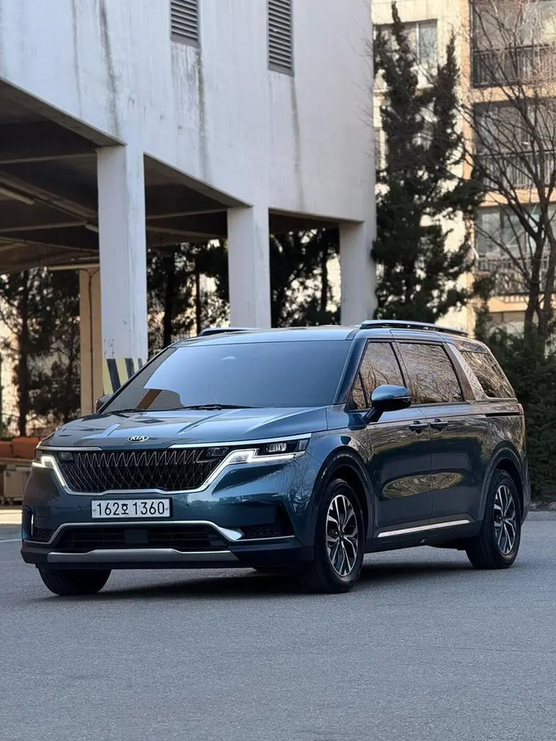 Сдаю Kia Carnival, Почасово, Без водителя — фото 3