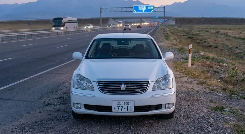 Сдаю Toyota Crown, Почасово, Без водителя — фото 2