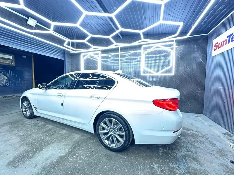 Сдаю BMW 5 series, Почасово, Без водителя — фото 5