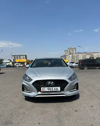 Сдаю в аренду на долгий срок хундай соната нюрайс 2021года Машина