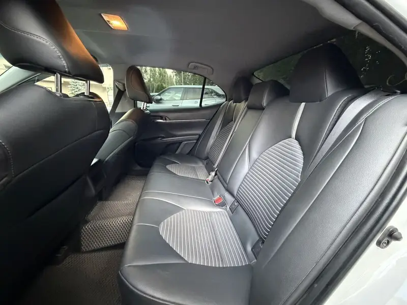 Сдаю Toyota Camry, Почасово, Без водителя — фото 6