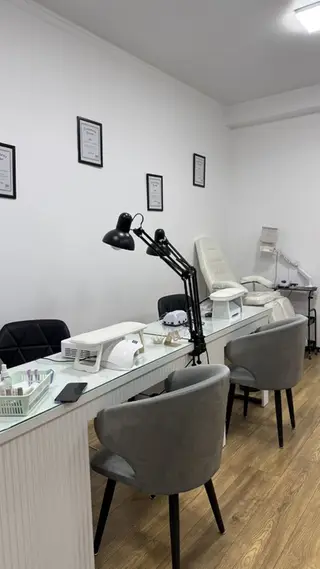 Сдаются столики для маникюра в аренду! В самом центре города! ТЦ Вефа