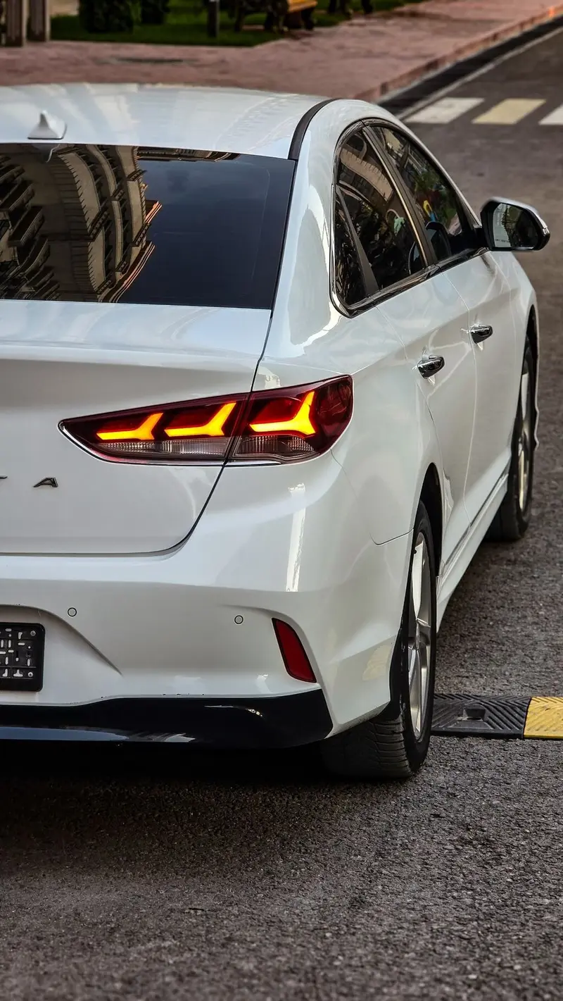 Сдаю Hyundai Sonata, Посуточно, Без водителя — фото 3