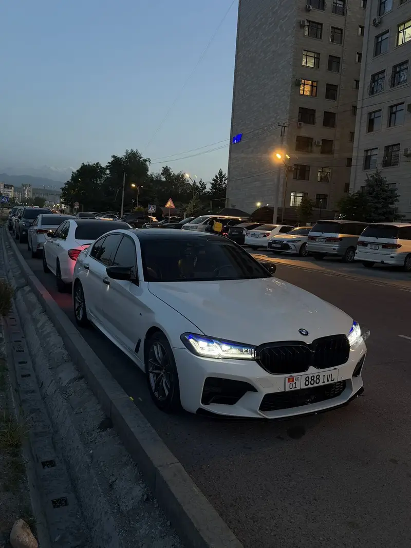 Сдаю BMW 5 series, Почасово, Без водителя — фото 2