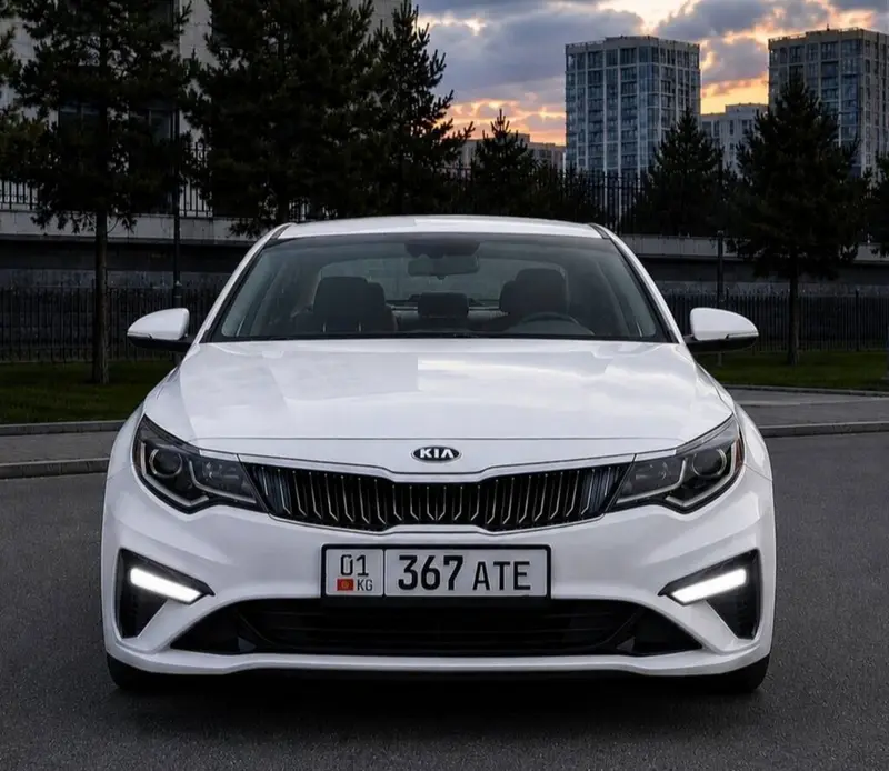 Сдаю Kia K5, Посуточно, Без водителя — фото 3
