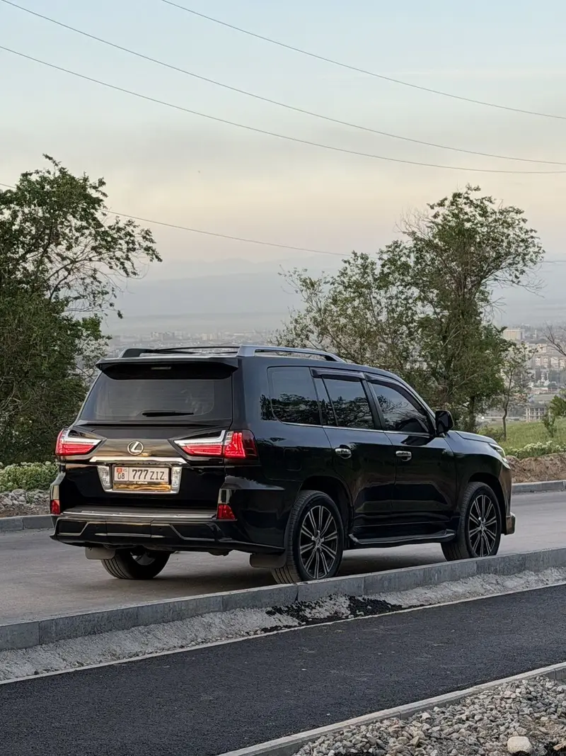 Сдаю Lexus LX, Посуточно, Без водителя — фото 6