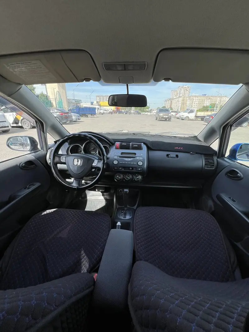 Сдаю в аренду на долгий срок Хонда Жаз Левый Руль! Коробка Автомат 👌 — фото 4