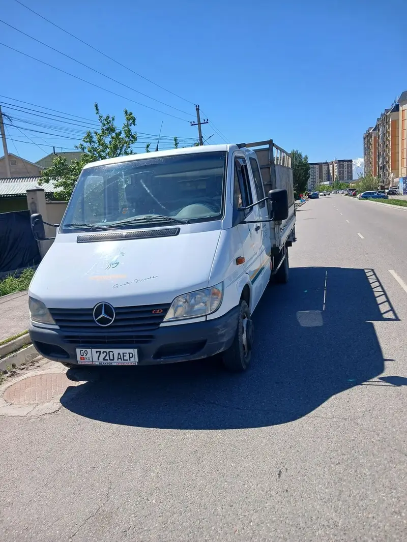 Продаётся/ бортовой грузовик Mercedes‑Benz Sprinter (двухрядная — фото 2