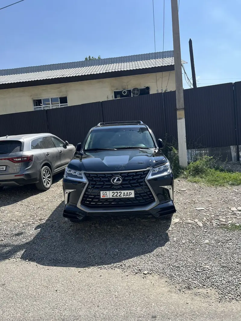 Сдаю Lexus LX, Посуточно, Без водителя — фото 3