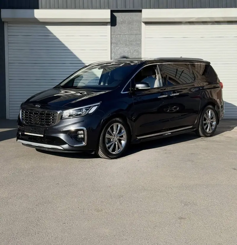 Сдаю Kia Carnival, Посуточно, Без водителя — фото 2