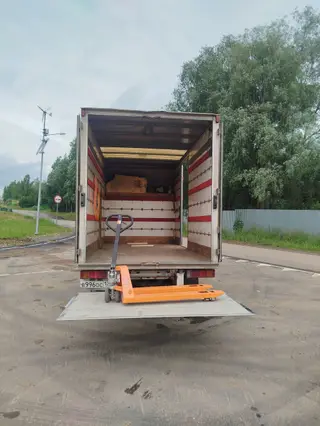 Грузовой фургон Mercedes-Benz Sprinter с изотермическим кузовом и
