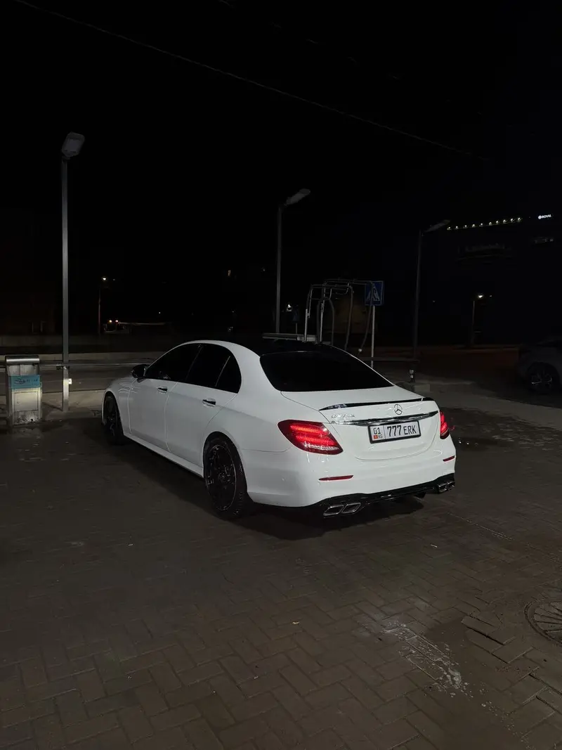 Сдаю Mercedes-Benz E-Class, Почасово, Без водителя — фото 2