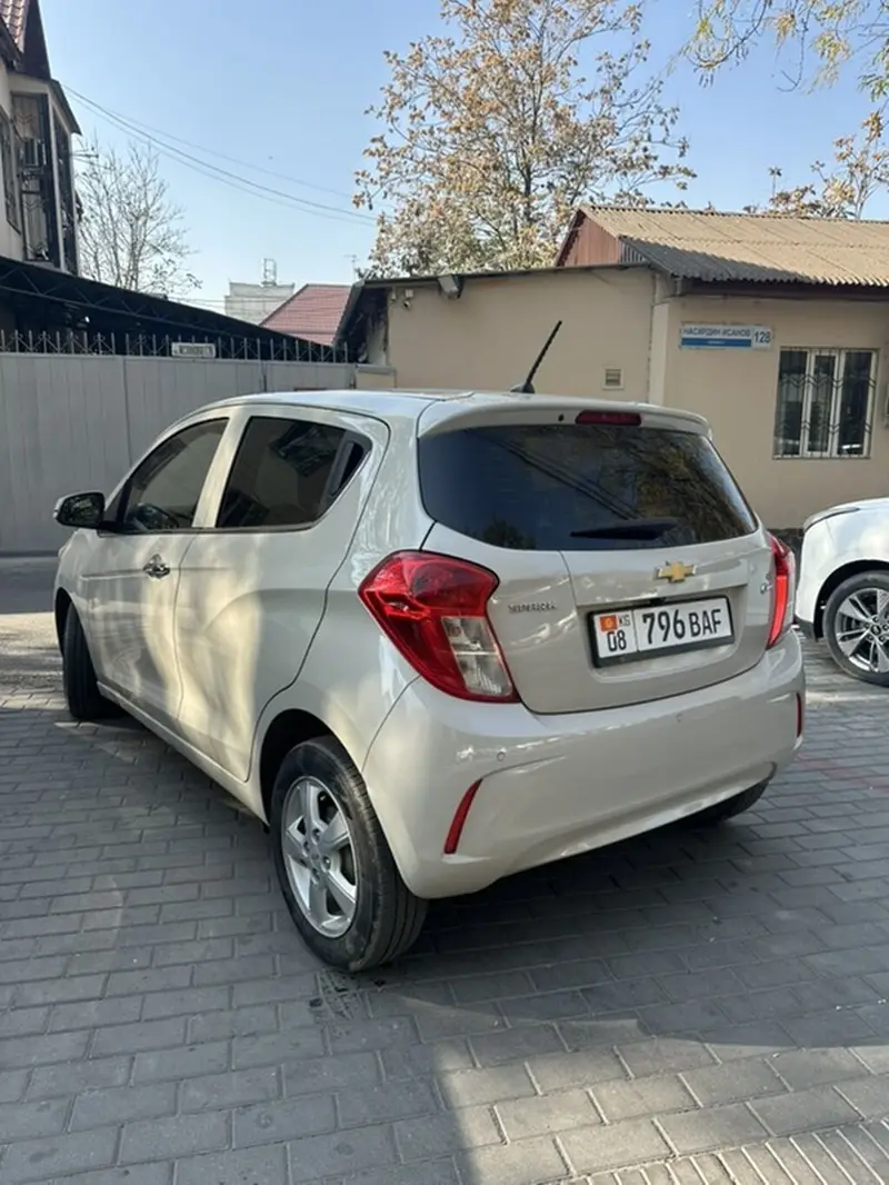 Chevrolet Spark 2017 светло‑бежевый цвет кузова Авто под выкуп — фото 3