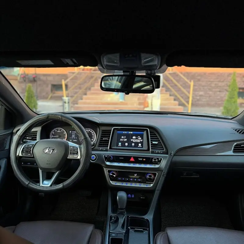 Сдаю Hyundai Sonata, Посуточно, Без водителя — фото 4