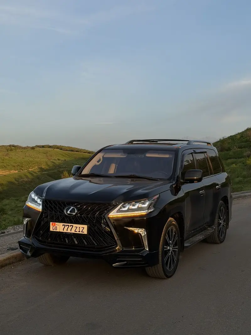 Сдаю Lexus LX, Посуточно, Без водителя — фото 2