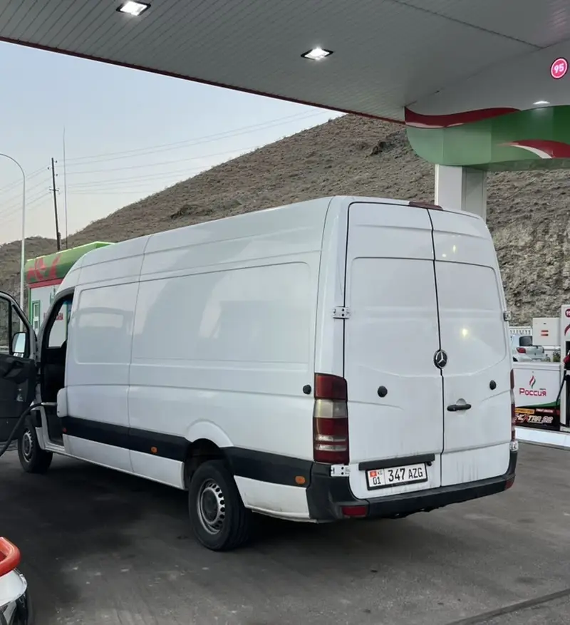 Mercedes-Benz Sprinter, цельнометаллический грузовой фургон с — фото 2