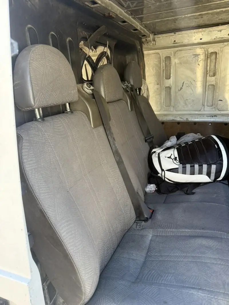 Фургон Ford Transit (белый) — пассажиро-грузовой микроавтобус. Жылы — фото 4