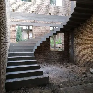 Бетонная лестница Для дома, Форма лестницы: Многомаршевая