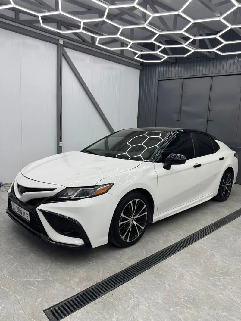 Сдаю Toyota Camry, Посуточно, Без водителя — фото 3
