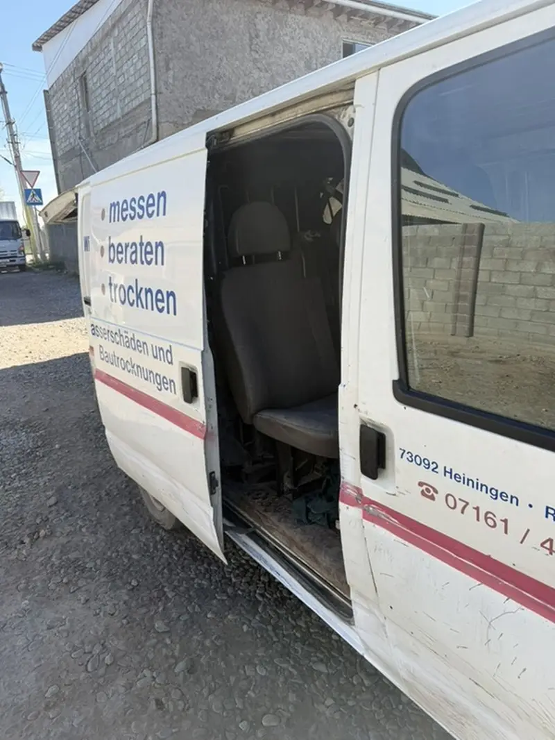 Фургон Ford Transit (белый) — пассажиро-грузовой микроавтобус. Жылы — фото 2