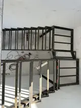 Металлическая лестница Для дома