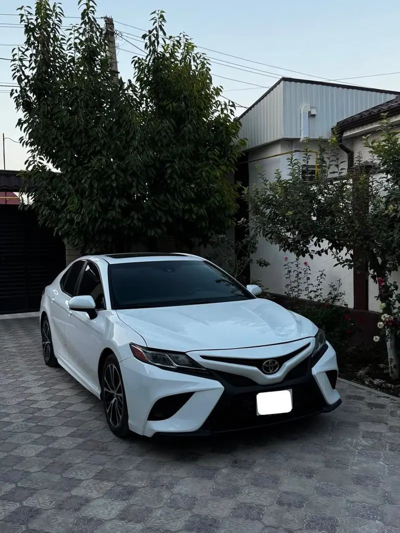 Сдаю Toyota Camry, Почасово, Без водителя — фото 6