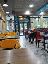Посудосборщица в ночную смену в столовую