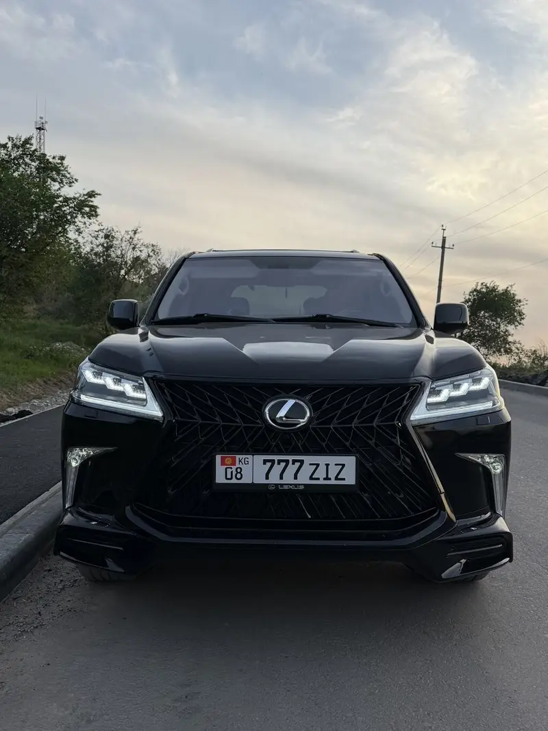 Сдаю Lexus LX, Посуточно, Без водителя — фото 3