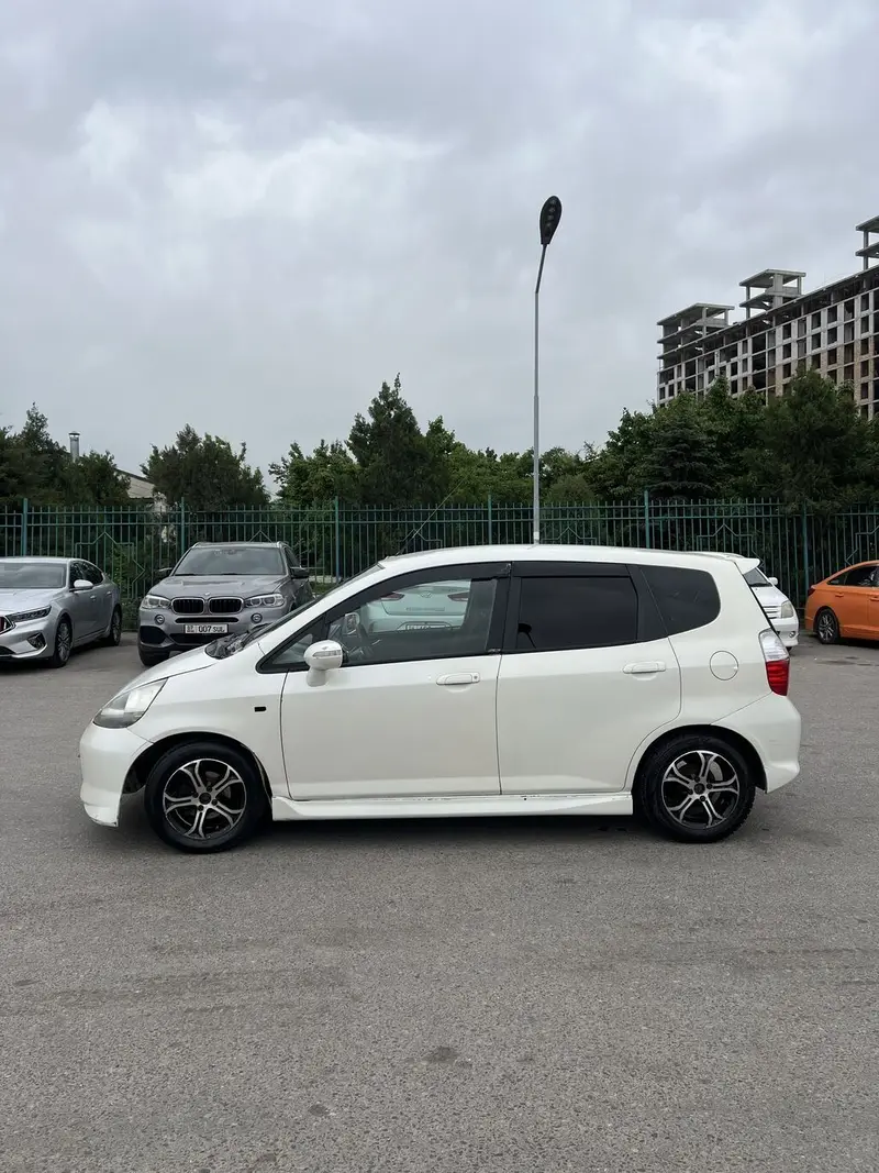Сдаю Honda Jazz под выкуп — фото 2