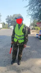 2 сотрудника службы безопасности