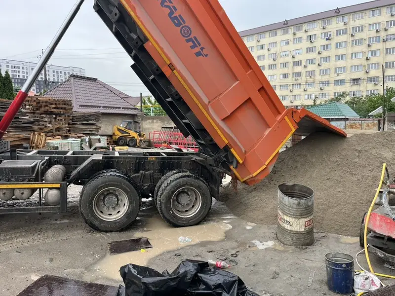 Заказать Камаз, Доставка щебня, угля, песка, чернозема, отсев, 25 тонн — фото 4