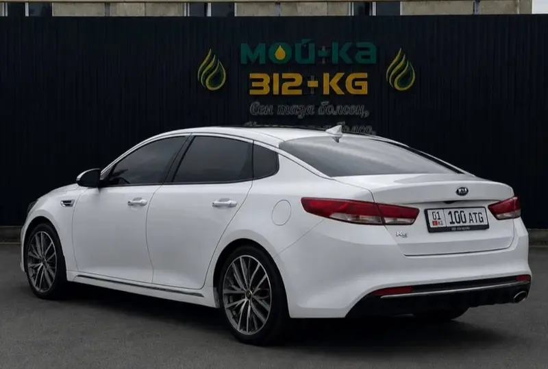 Сдаю Kia K5, Посуточно, Без водителя — фото 4