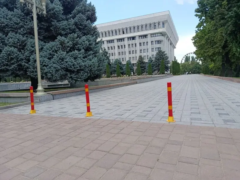 Продается складной парковочный блокиратор, встроенный замок два — фото 3