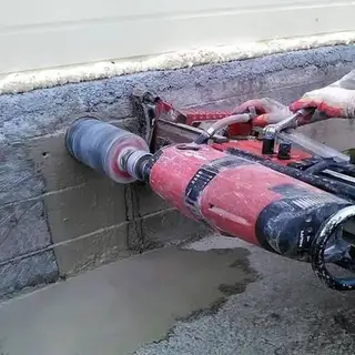 Алмазное бурение отверстий в бетоне, кирпиче и камне.