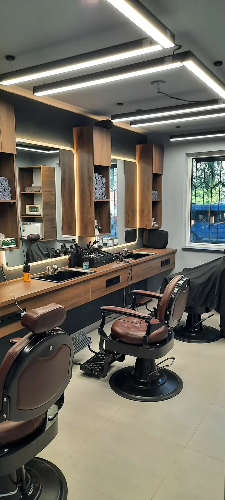 FADE ZONE BARBERSHOP ищет администратора Девушку Нам нужен — фото 2